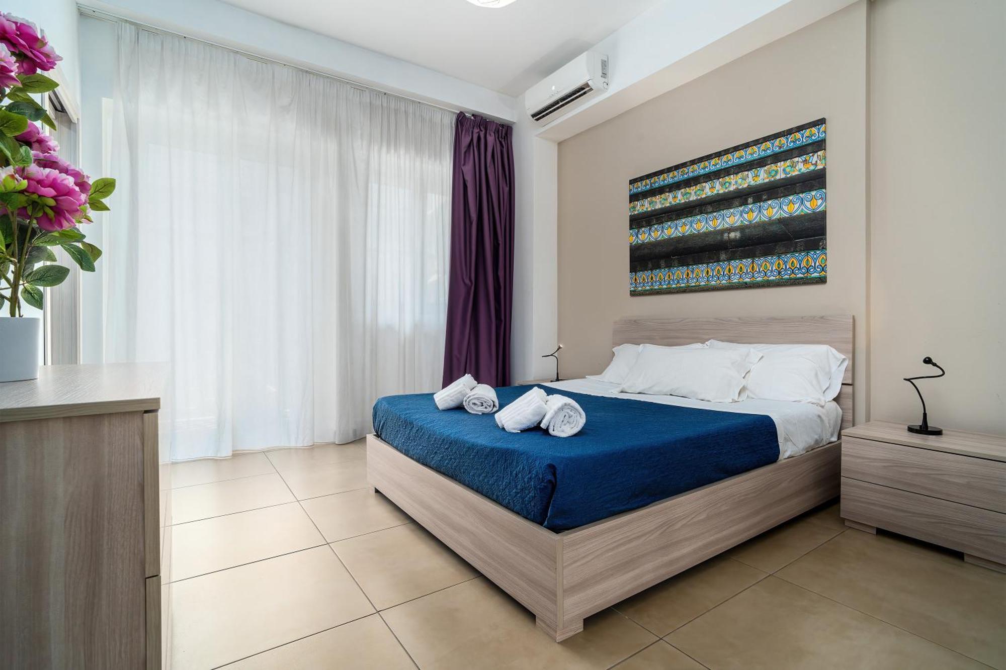 Residence Palazzo Dei Delfini By Receptio Catania Exterior photo