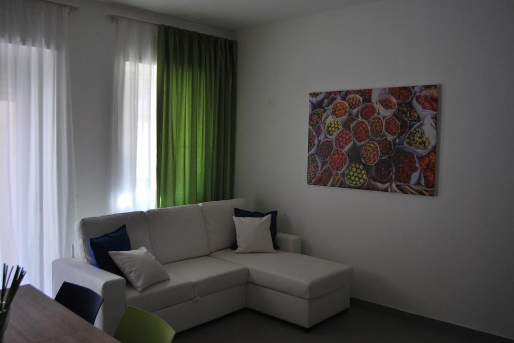 Residence Palazzo Dei Delfini By Receptio Catania Exterior photo